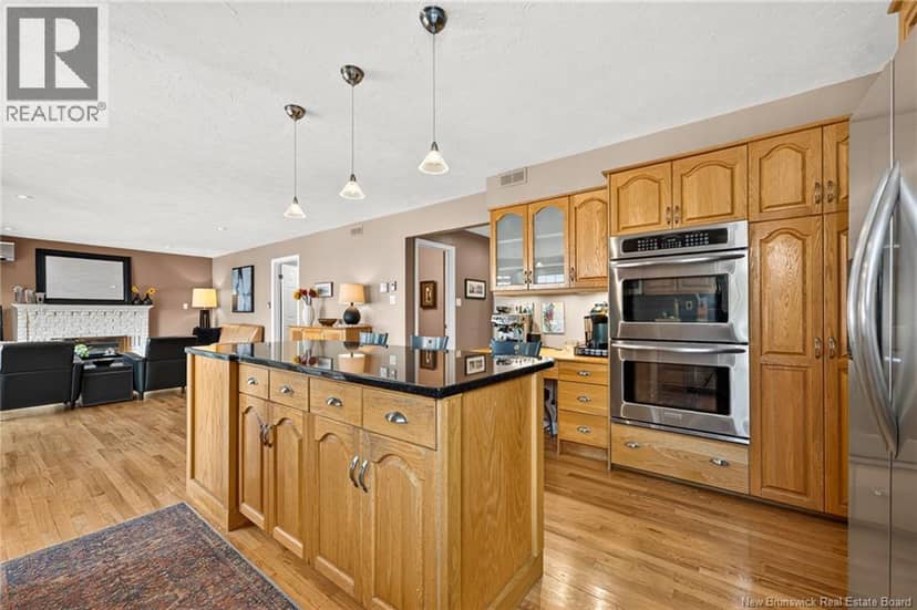 28 Basswood Court — photo 17 of 40