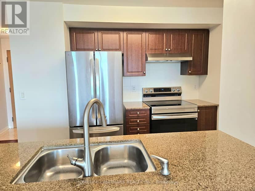 812 - 503 Beecroft Road — photo 11 of 40