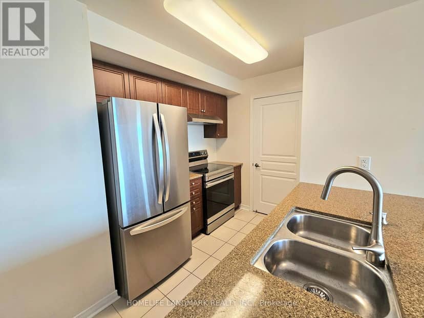 812 - 503 Beecroft Road — photo 9 of 40