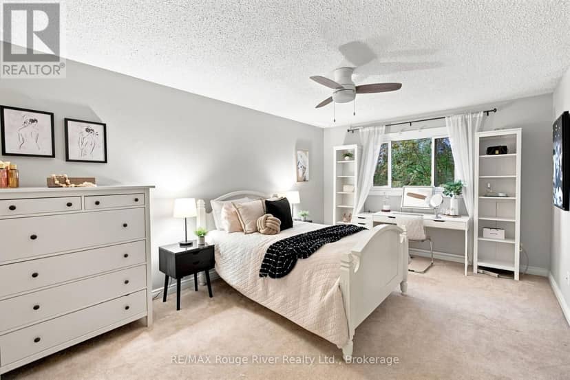 7 Lyndhurst Crescent — photo 28 of 40