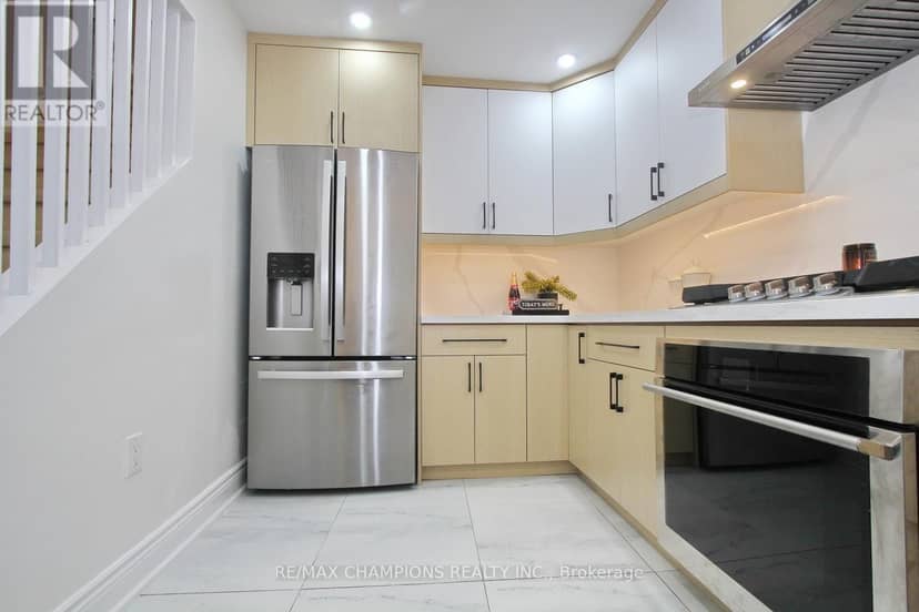 16 Glencairn Square — photo 20 of 40