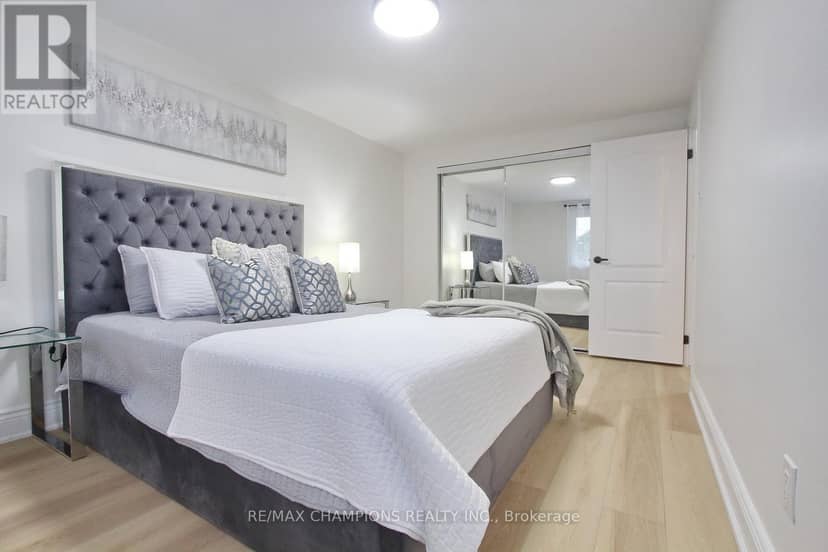 16 Glencairn Square — photo 25 of 40