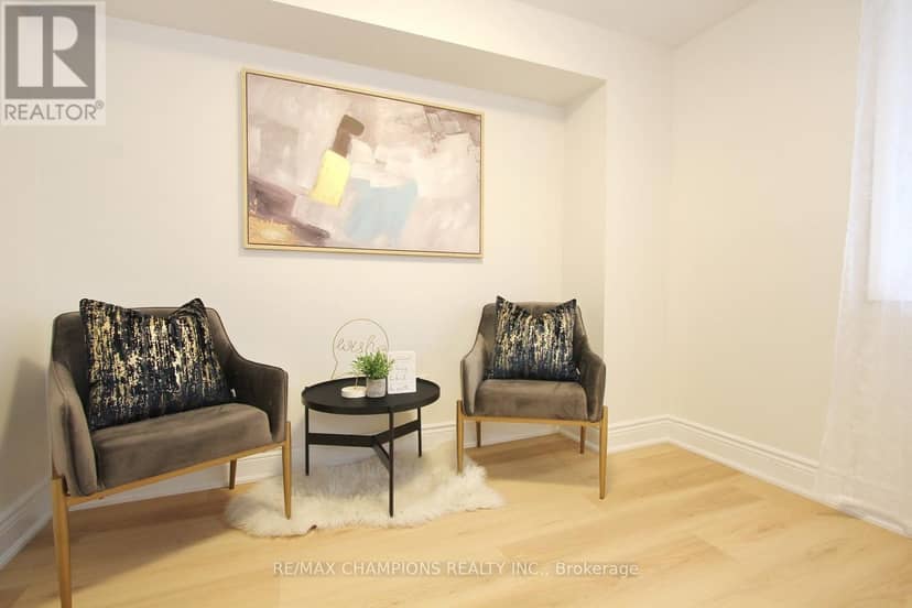16 Glencairn Square — photo 31 of 40