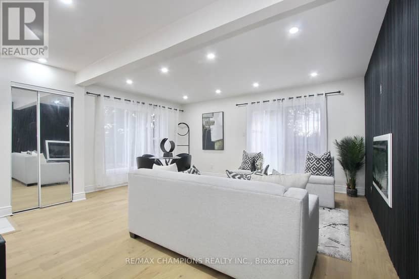 16 Glencairn Square — photo 7 of 40