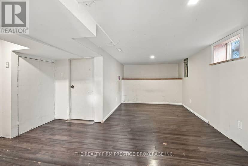 767 Elias Street N — photo 20 of 28