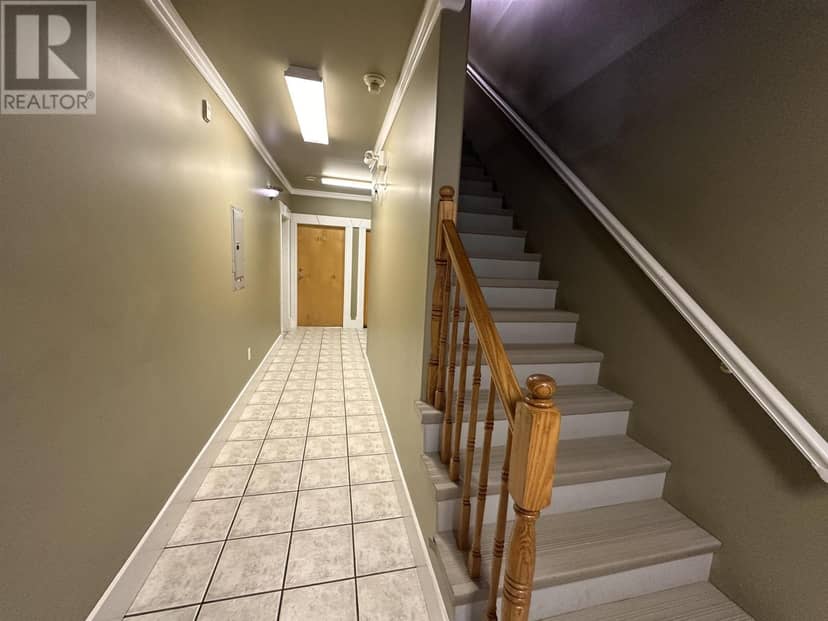 11 Churchill Street, 98 Dufferin Street — photo 13 of 24