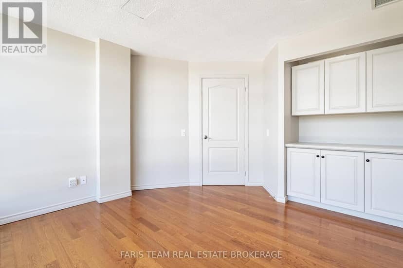 82 - 74 Ross Street — photo 20 of 32