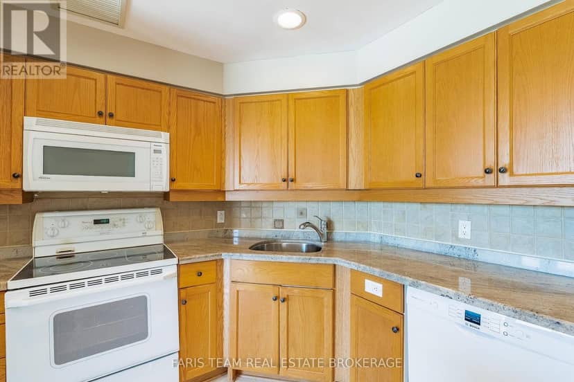 82 - 74 Ross Street — photo 9 of 32