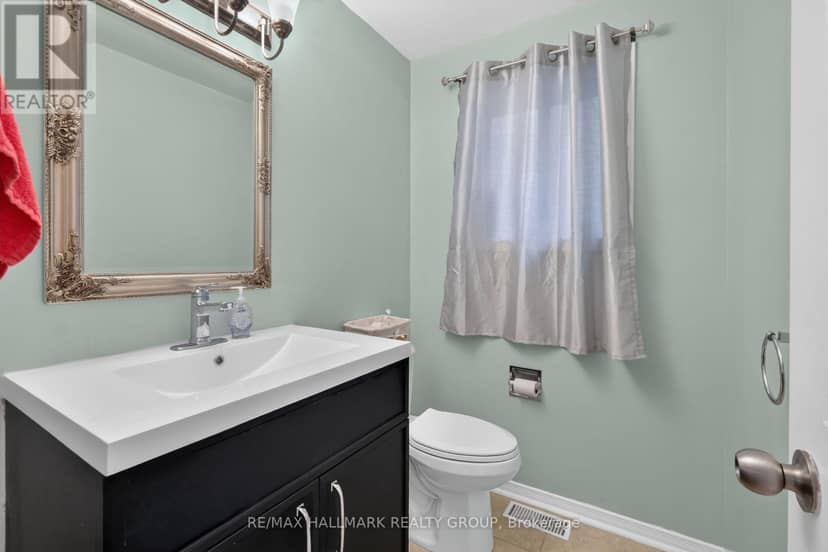 502 Rougemount Crescent — photo 35 of 40