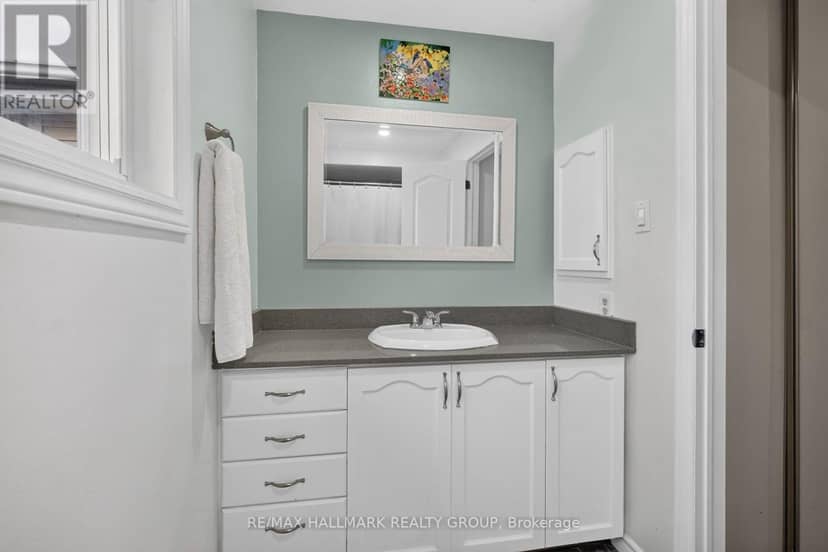 502 Rougemount Crescent — photo 24 of 40