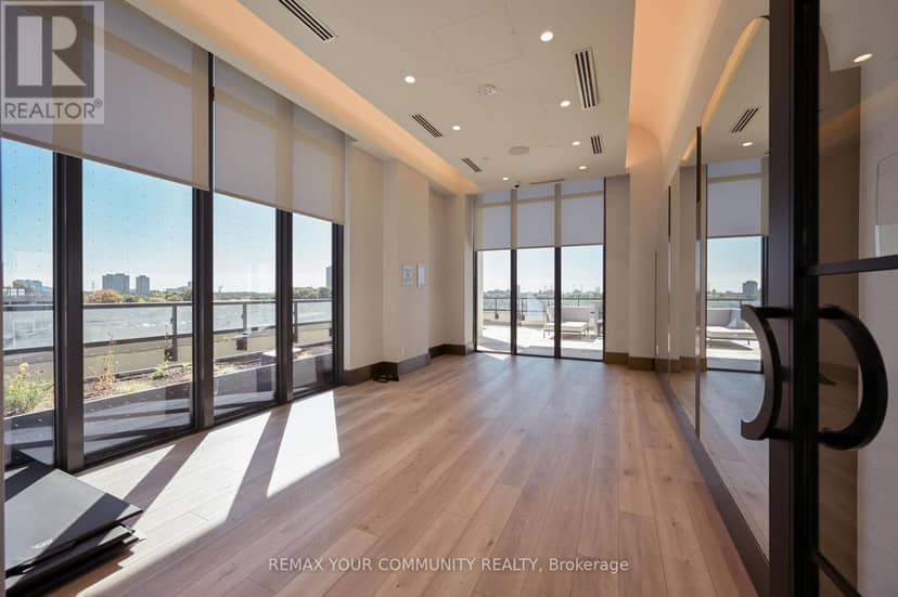 110 - 10 Inn On The Park Drive — photo 32 of 40