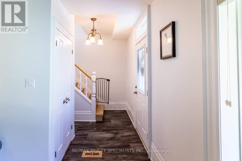 241 Main Street — photo 17 of 30