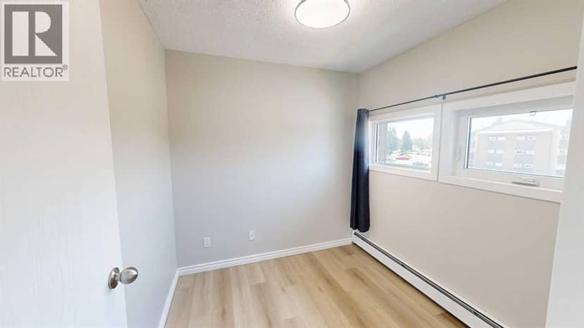 311, 401 Columbia Boulevard W, Lethbridge, photo 7