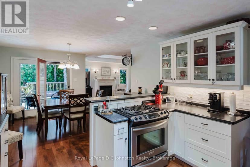 482 Creekwood Drive — photo 11 of 40
