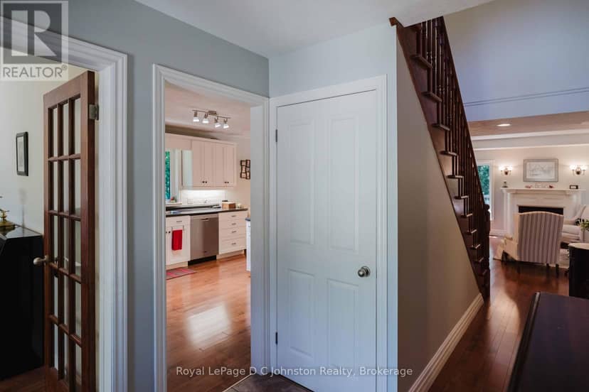 482 Creekwood Drive — photo 6 of 40