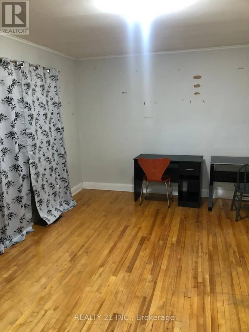 16 Horfield Avenue, Toronto, photo 3