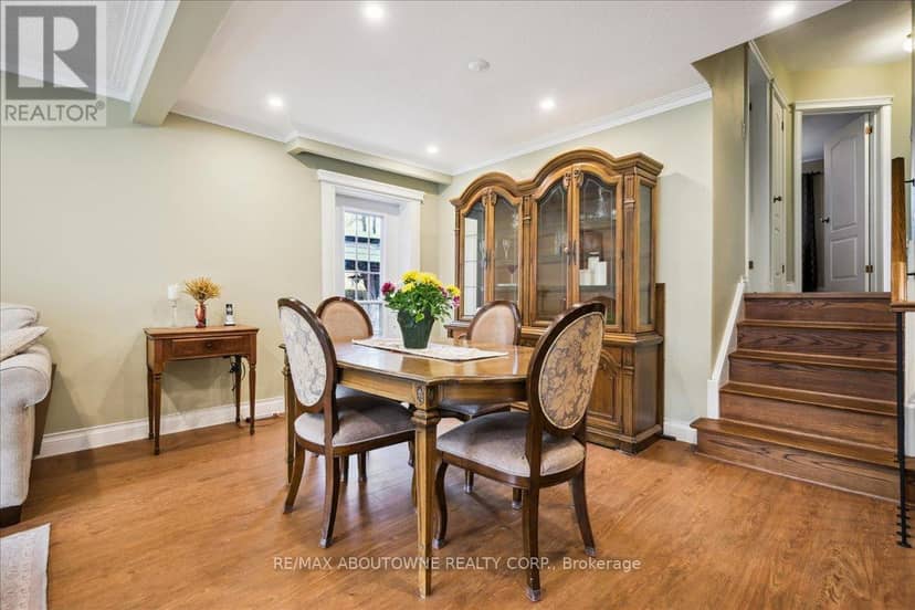 2033 Saxon Road — photo 11 of 40