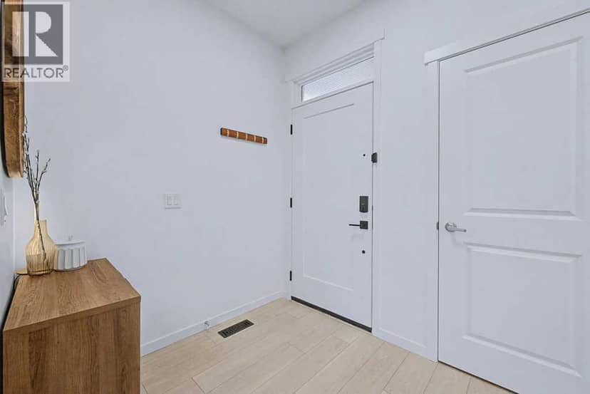 250 Hotchkiss Common SE, Calgary, photo 3