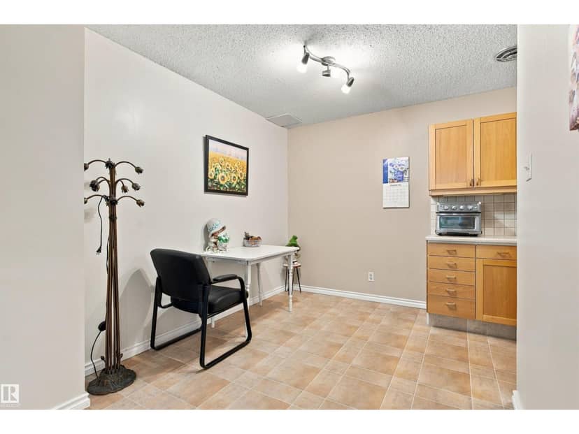 52 Belmead Gardens Gd NW — photo 11 of 40