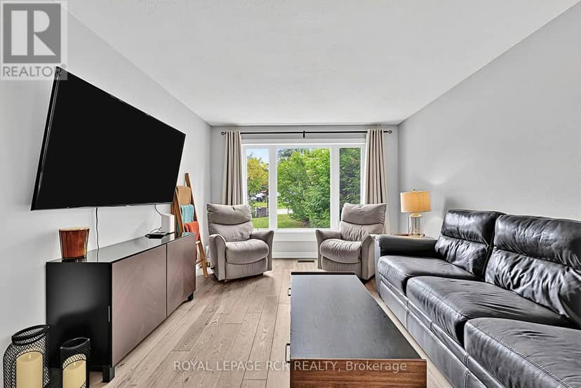 169 Mackenzie Street — photo 8 of 39