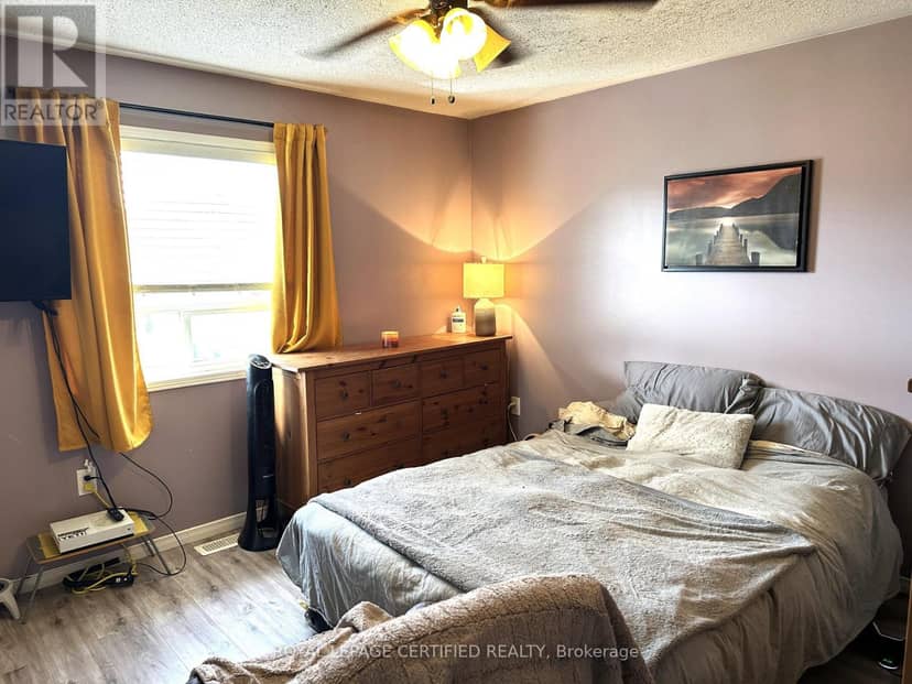 64 Admiral Crescent — photo 14 of 22