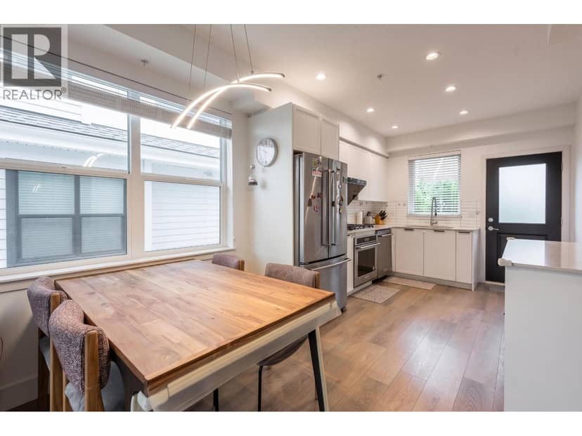 201 6933 ARCOLA STREET, Burnaby