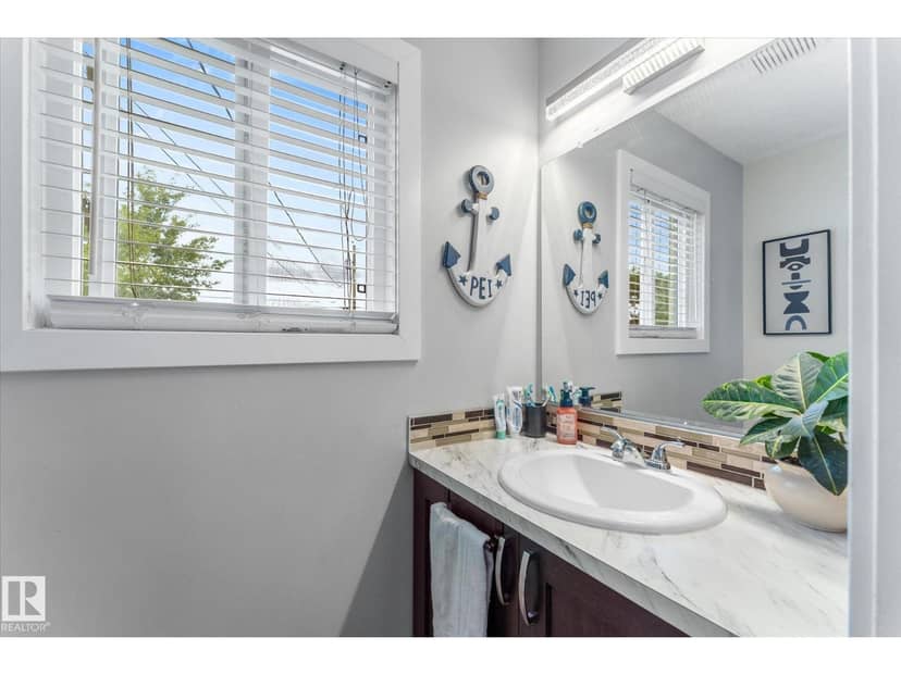 16012 98 AV NW — photo 16 of 40