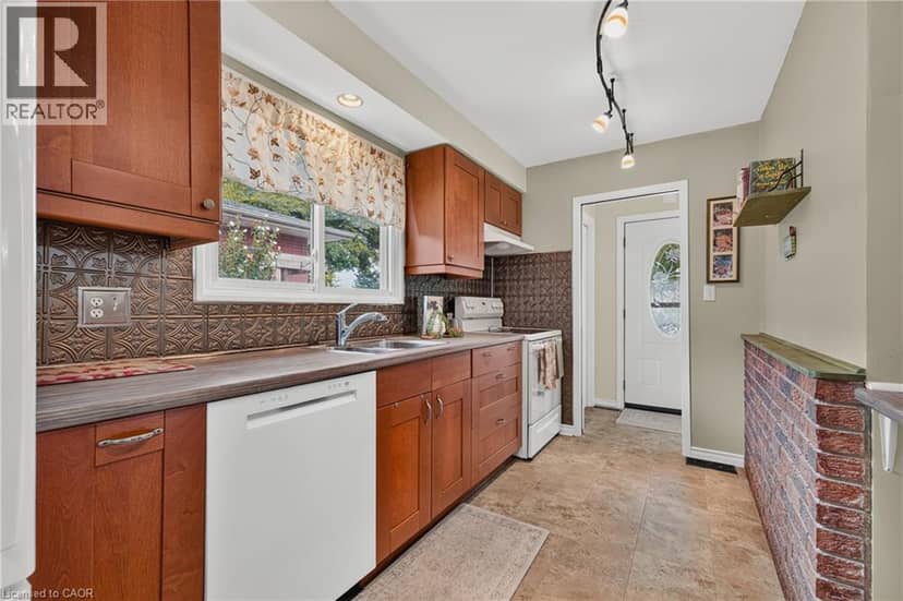 1393 PINEVIEW Avenue — photo 12 of 40