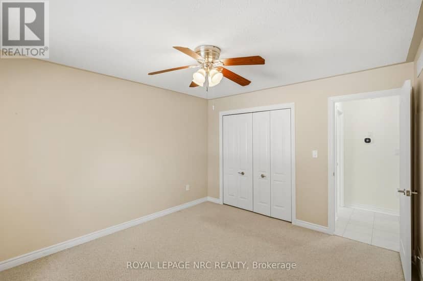 8 Bluegrass Crescent — photo 16 of 28