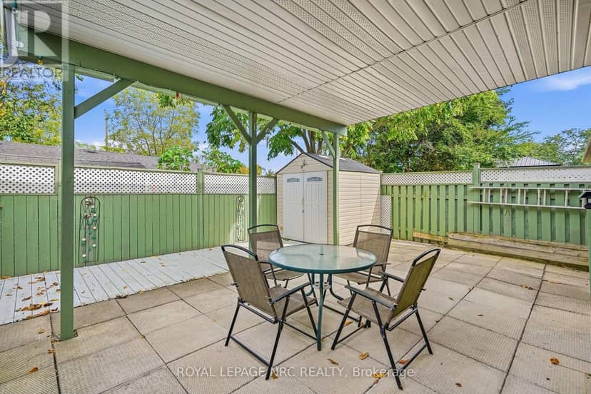 8 Bluegrass Crescent — photo 25 of 28