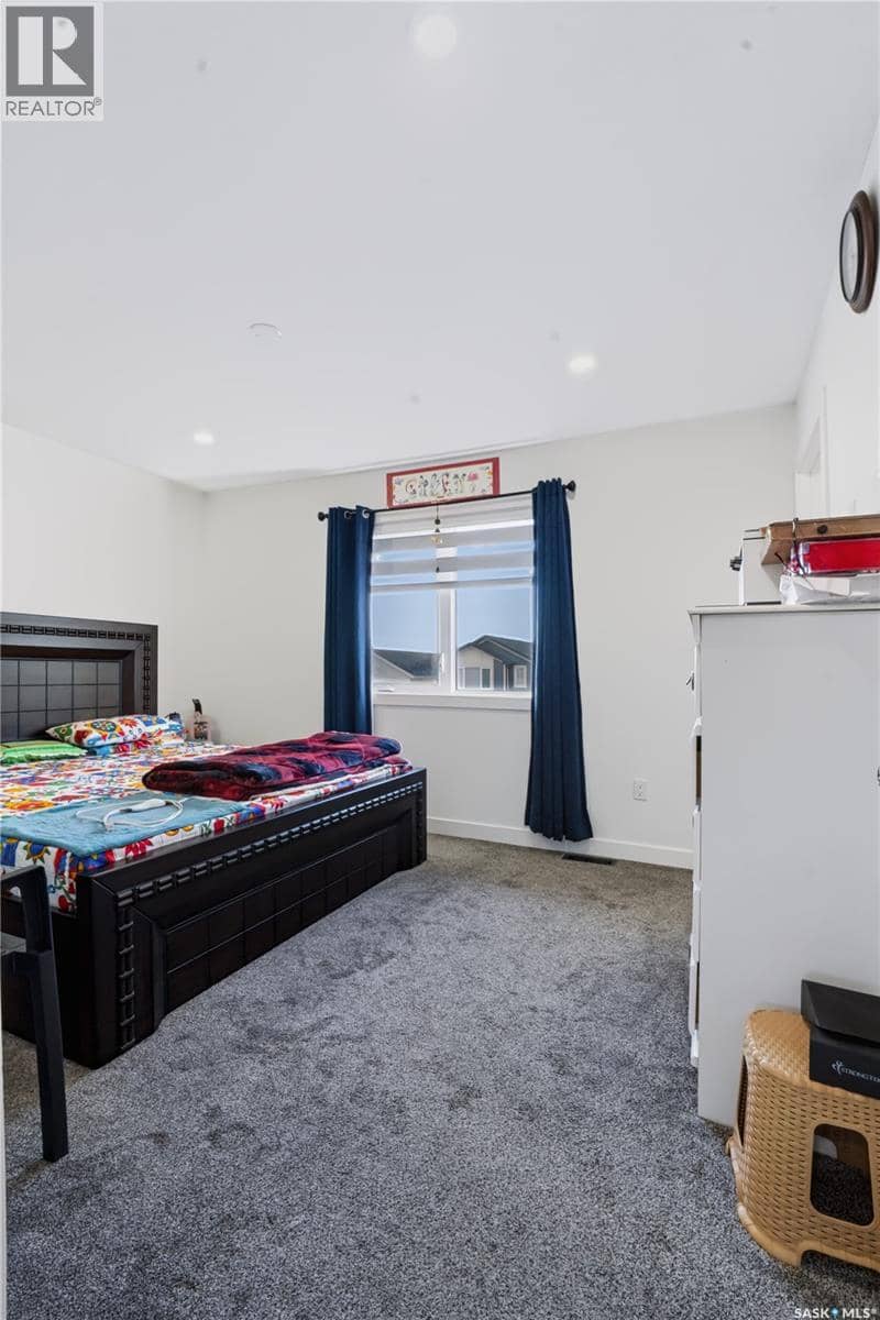 164 Thakur STREET — photo 15 of 34