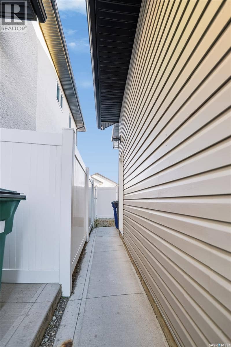 164 Thakur STREET — photo 24 of 34