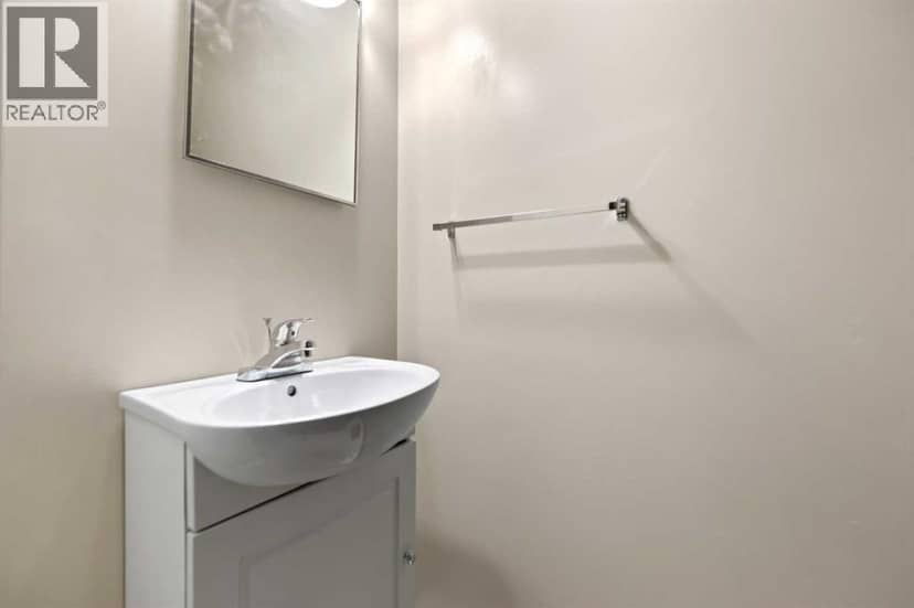 31 Brae Glen Court SW — photo 11 of 40
