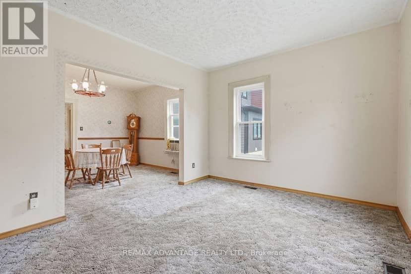 22383 Adelaide Road — photo 15 of 40