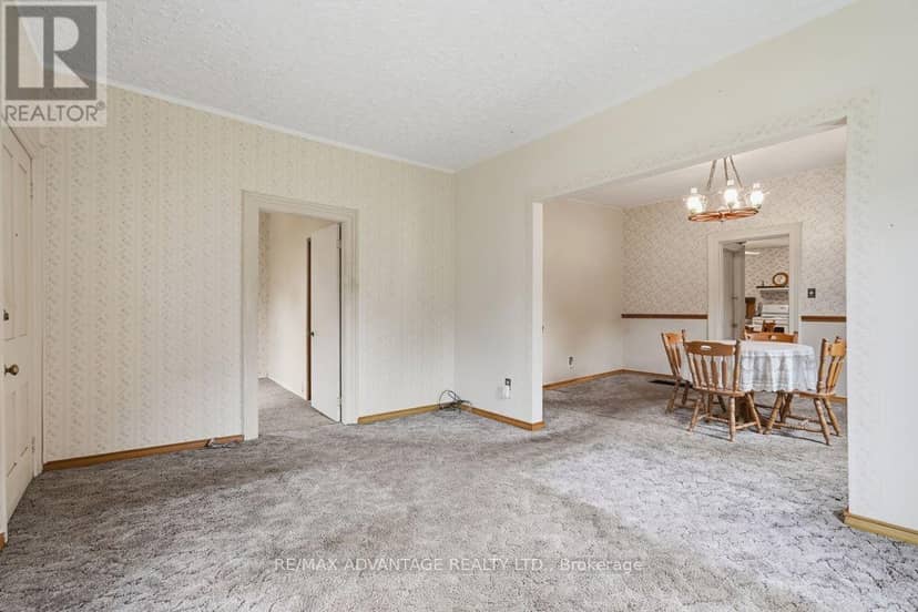 22383 Adelaide Road — photo 16 of 40