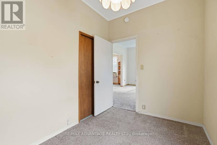 22383 Adelaide Road — photo 21 of 40