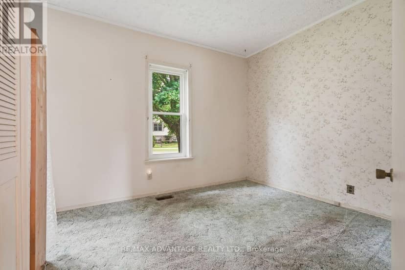 22383 Adelaide Road — photo 22 of 40