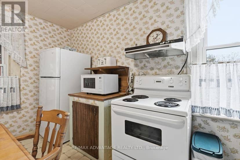 22383 Adelaide Road — photo 28 of 40