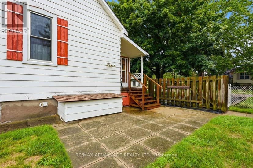 22383 Adelaide Road — photo 33 of 40