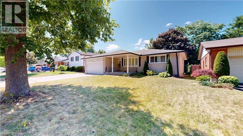 31 APPLEWOOD Lane — photo 3 of 25