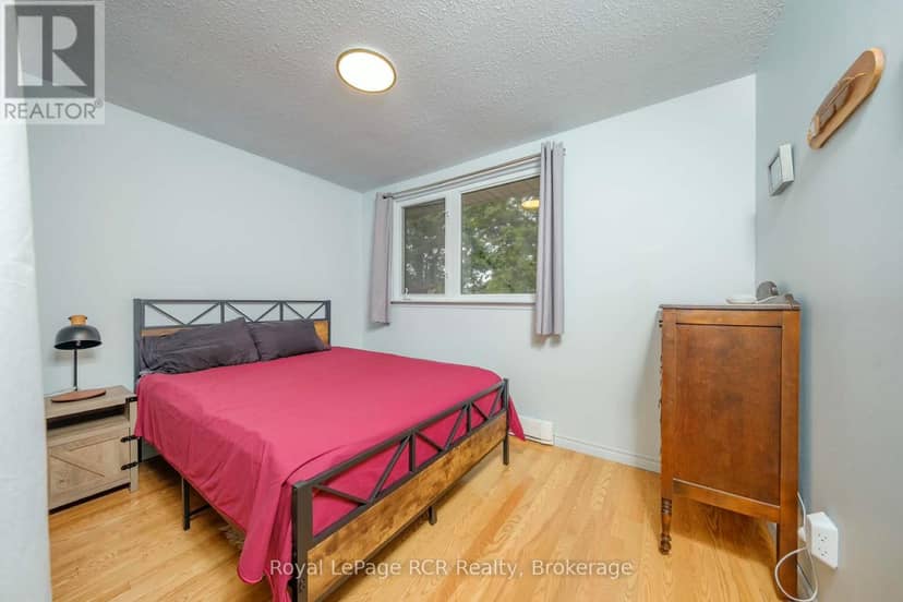 727 Johnston Crescent — photo 12 of 24