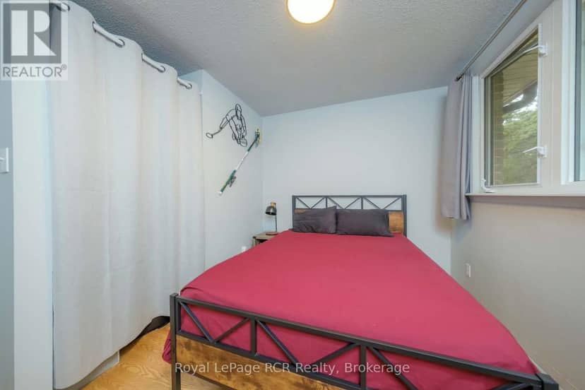 727 Johnston Crescent — photo 13 of 24