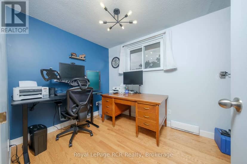 727 Johnston Crescent — photo 14 of 24