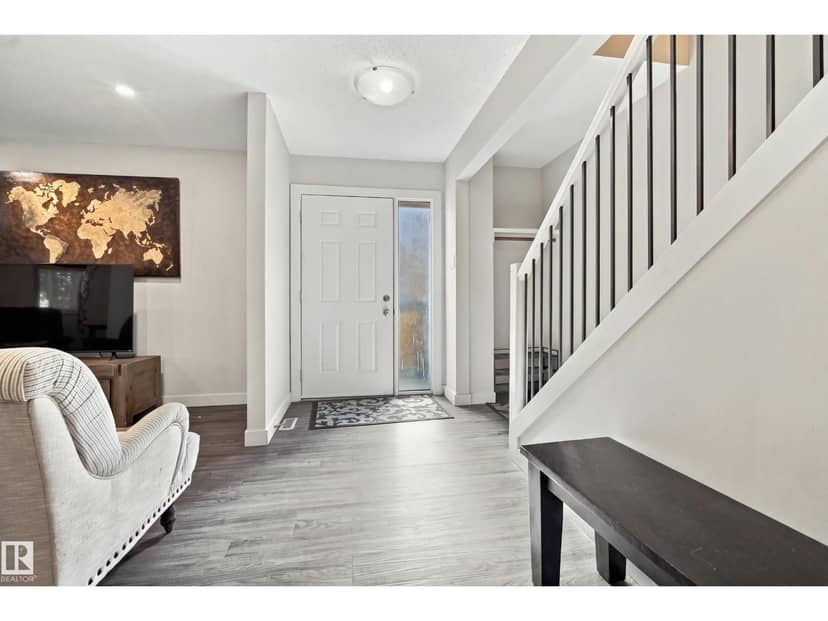 7711-7717 75 ST NW, Edmonton, photo 2