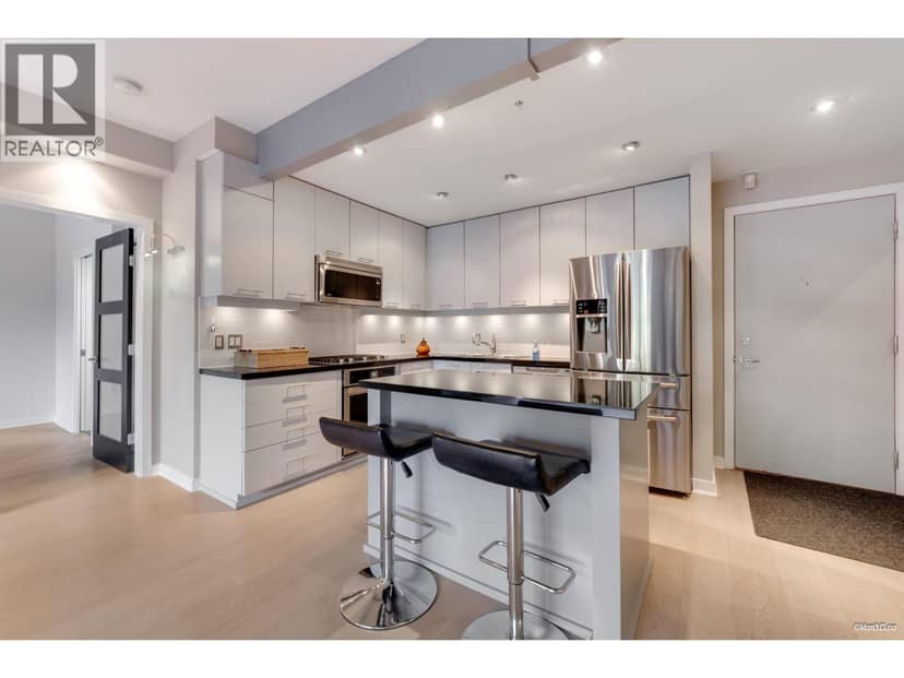 210 530 RAVEN WOODS DRIVE, North Vancouver