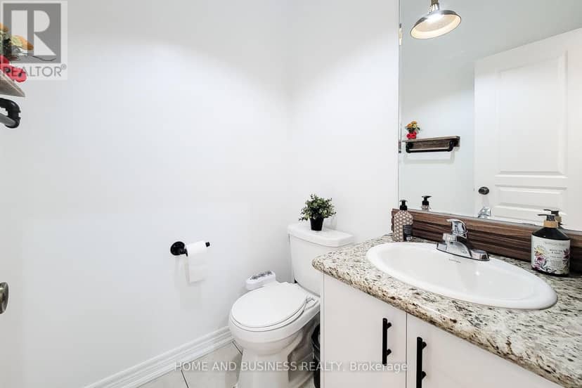5532 Meadowcrest Avenue — photo 15 of 36