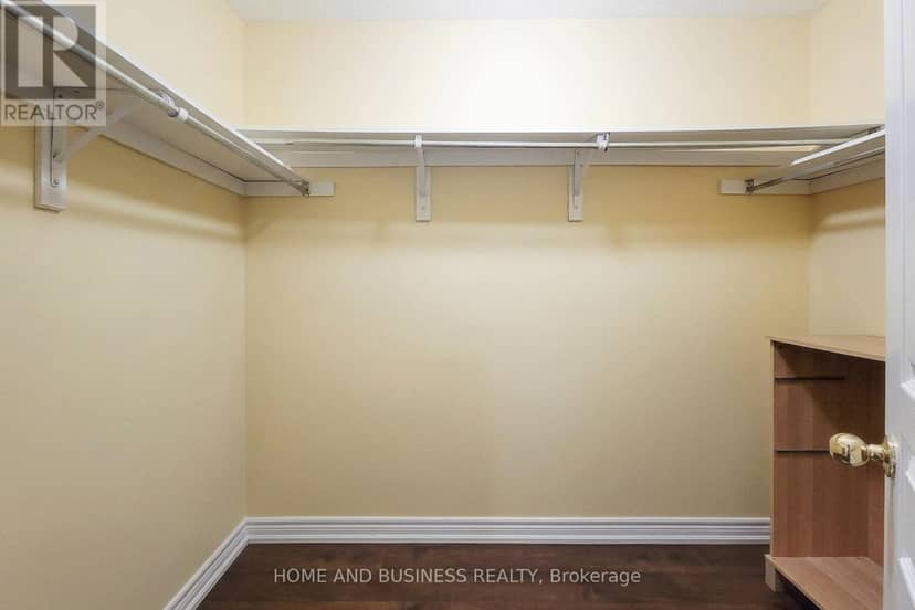 5532 Meadowcrest Avenue — photo 19 of 36