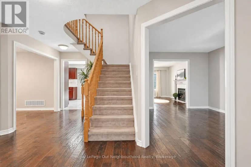 83 Cloughley Drive N, Barrie, photo 7