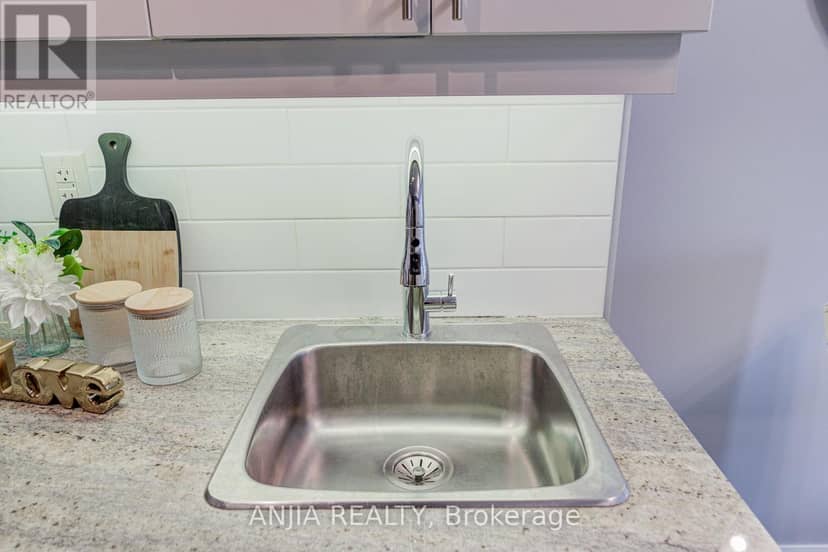 510 - 17 Kenaston Gardens — photo 12 of 40