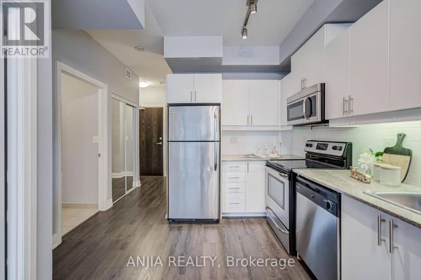 510 - 17 Kenaston Gardens — photo 13 of 40